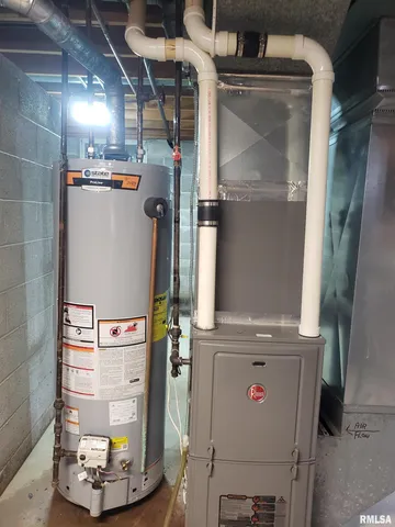 $175,000 | 226 4th Avenue West, Andalusia, IL 61232