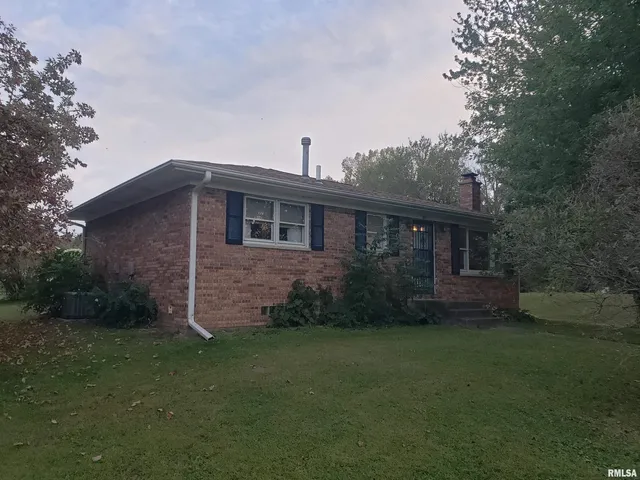 $175,000 | 226 4th Avenue West, Andalusia, IL 61232