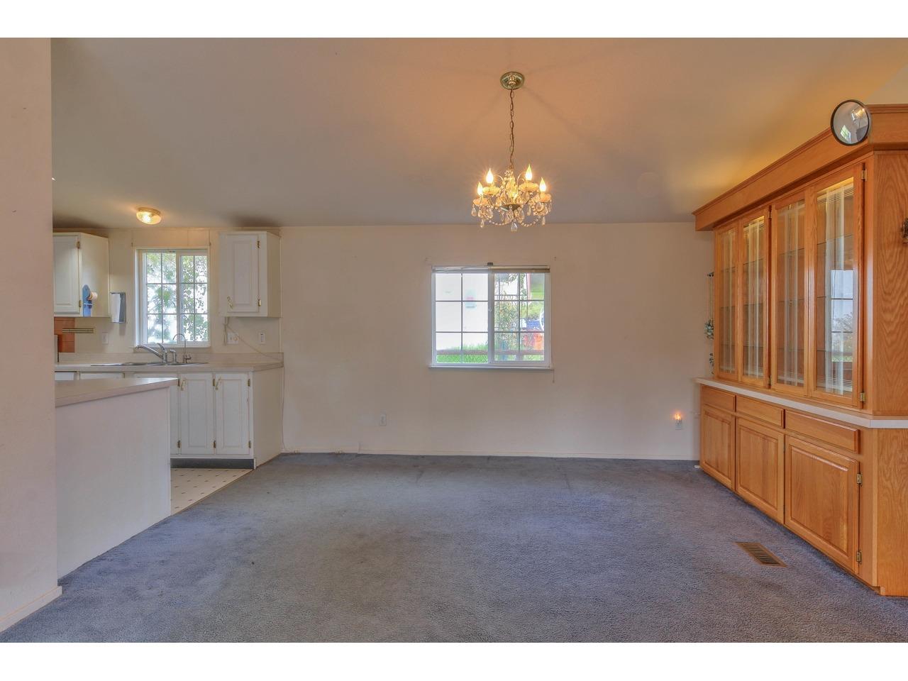 43 Desmond Road Salinas, CA 93907 - Photo 8 of 19 Gallery Image 8