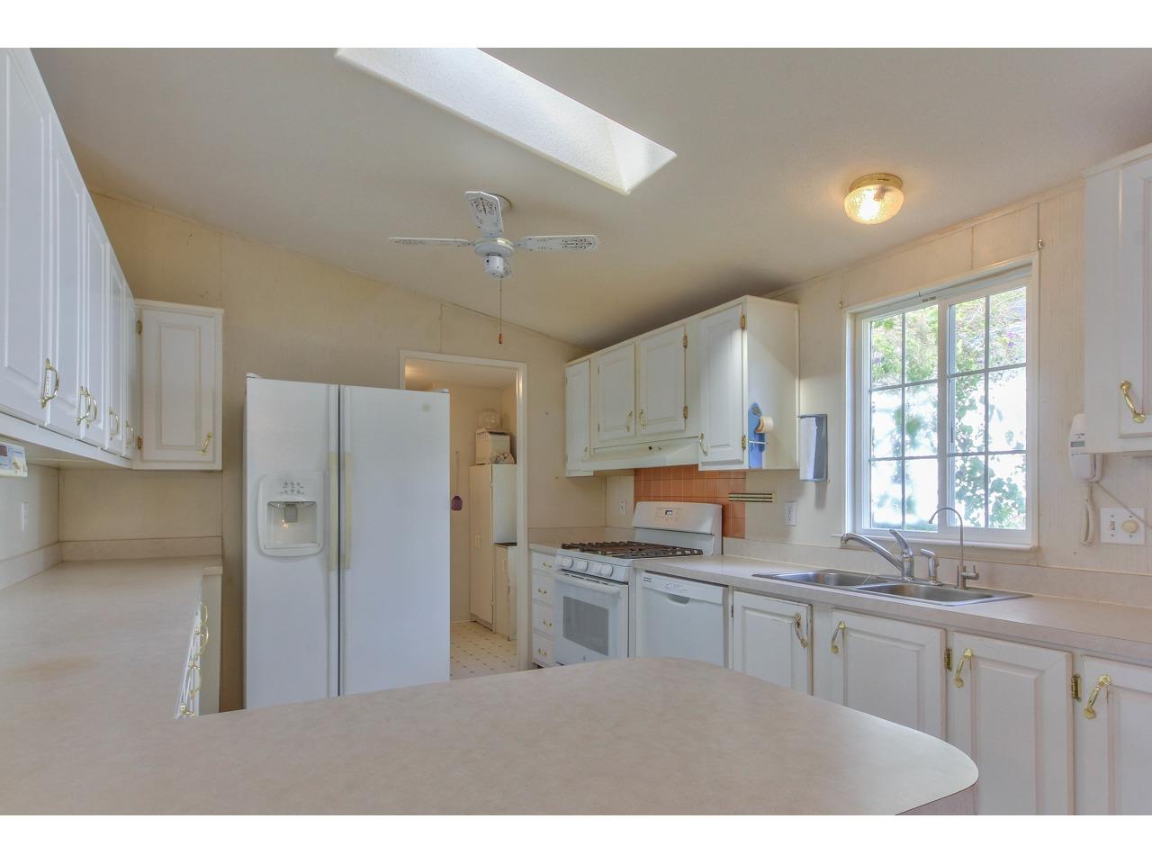43 Desmond Road Salinas, CA 93907 - Photo 9 of 19 Gallery Image 9