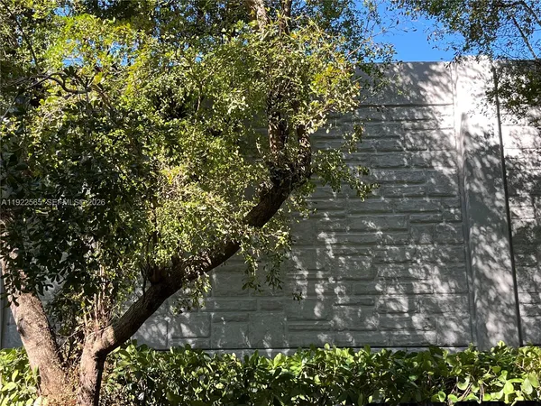 $2,200 | 1550 Northeast 33rd Avenue, Unit 1068, Homestead, FL 33033