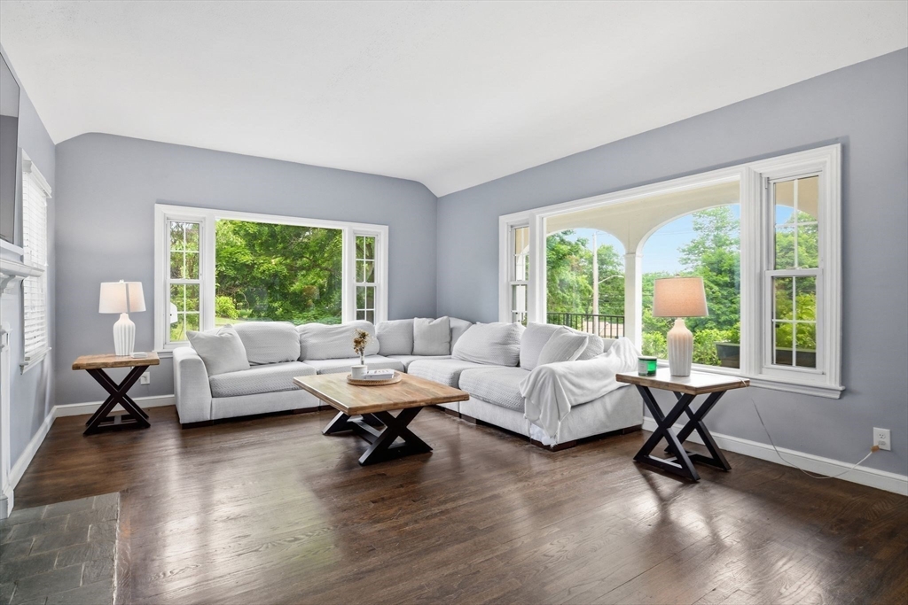 620 Roosevelt Avenue Springfield, MA 01118 - Photo 10 of 42