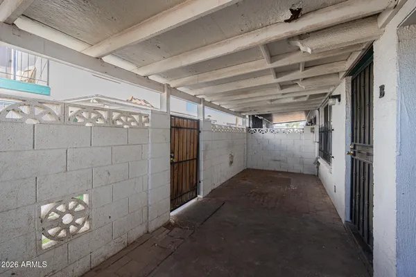 a view of a garage