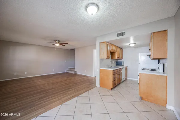 $995 | 2133 West Turney Avenue, Unit B74, Phoenix, AZ 85015
