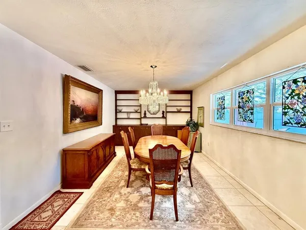 $3,700 | 9970 54th Avenue North, St. Petersburg, FL 33708