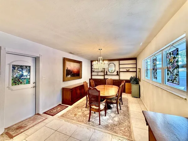 $3,700 | 9970 54th Avenue North, St. Petersburg, FL 33708