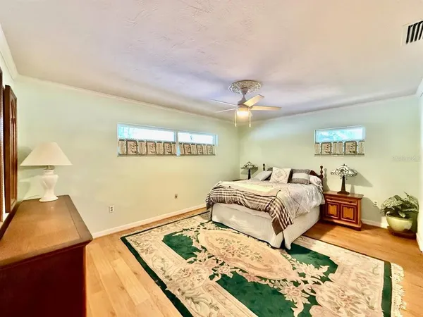 $3,700 | 9970 54th Avenue North, St. Petersburg, FL 33708