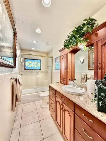 $3,700 | 9970 54th Avenue North, St. Petersburg, FL 33708