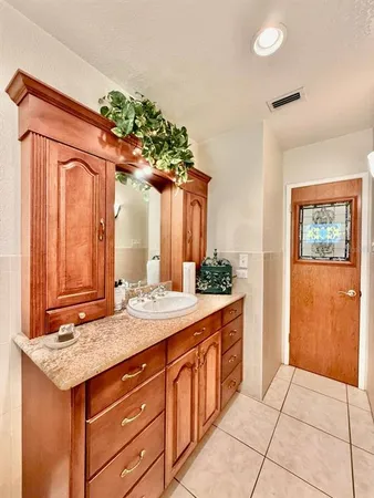 $3,700 | 9970 54th Avenue North, St. Petersburg, FL 33708