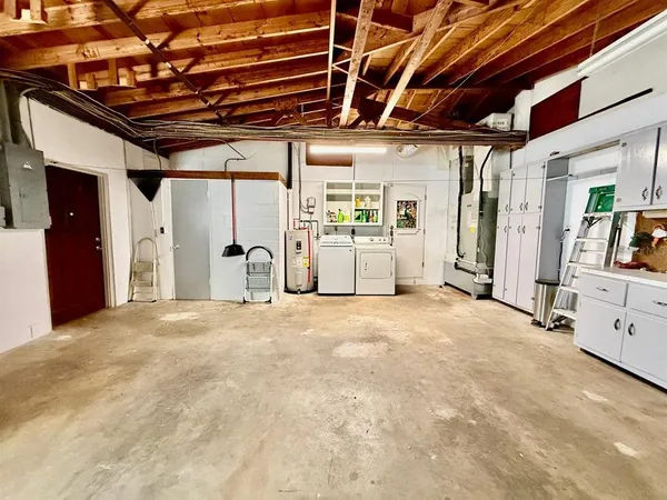 $3,700 | 9970 54th Avenue North, St. Petersburg, FL 33708