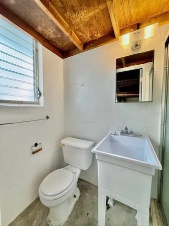 $3,700 | 9970 54th Avenue North, St. Petersburg, FL 33708