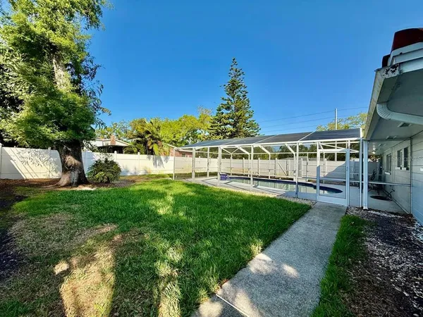 $3,700 | 9970 54th Avenue North, St. Petersburg, FL 33708