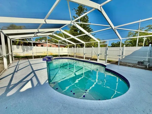 $3,700 | 9970 54th Avenue North, St. Petersburg, FL 33708