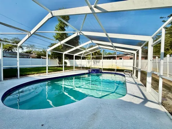 $3,700 | 9970 54th Avenue North, St. Petersburg, FL 33708
