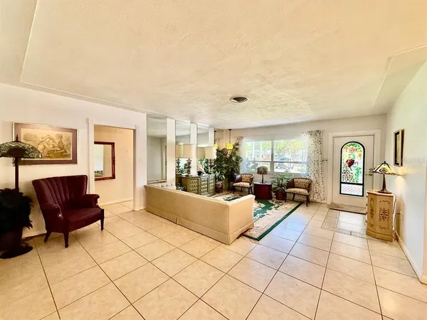 $3,700 | 9970 54th Avenue North, St. Petersburg, FL 33708