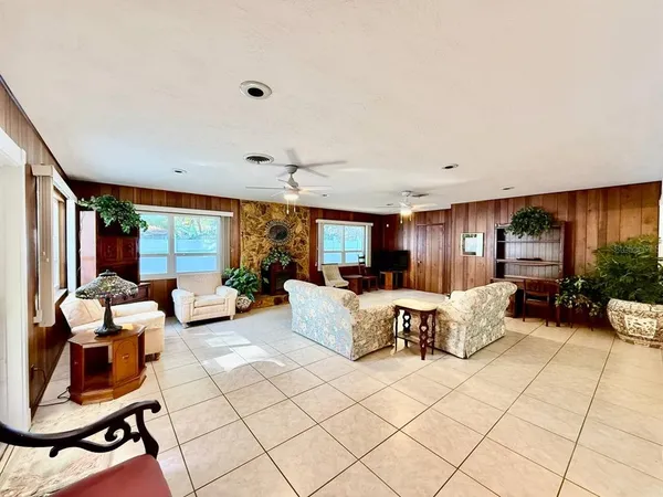 $3,700 | 9970 54th Avenue North, St. Petersburg, FL 33708