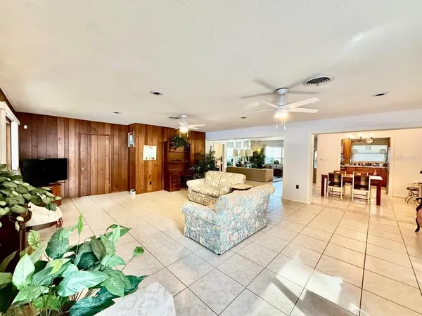 $3,700 | 9970 54th Avenue North, St. Petersburg, FL 33708