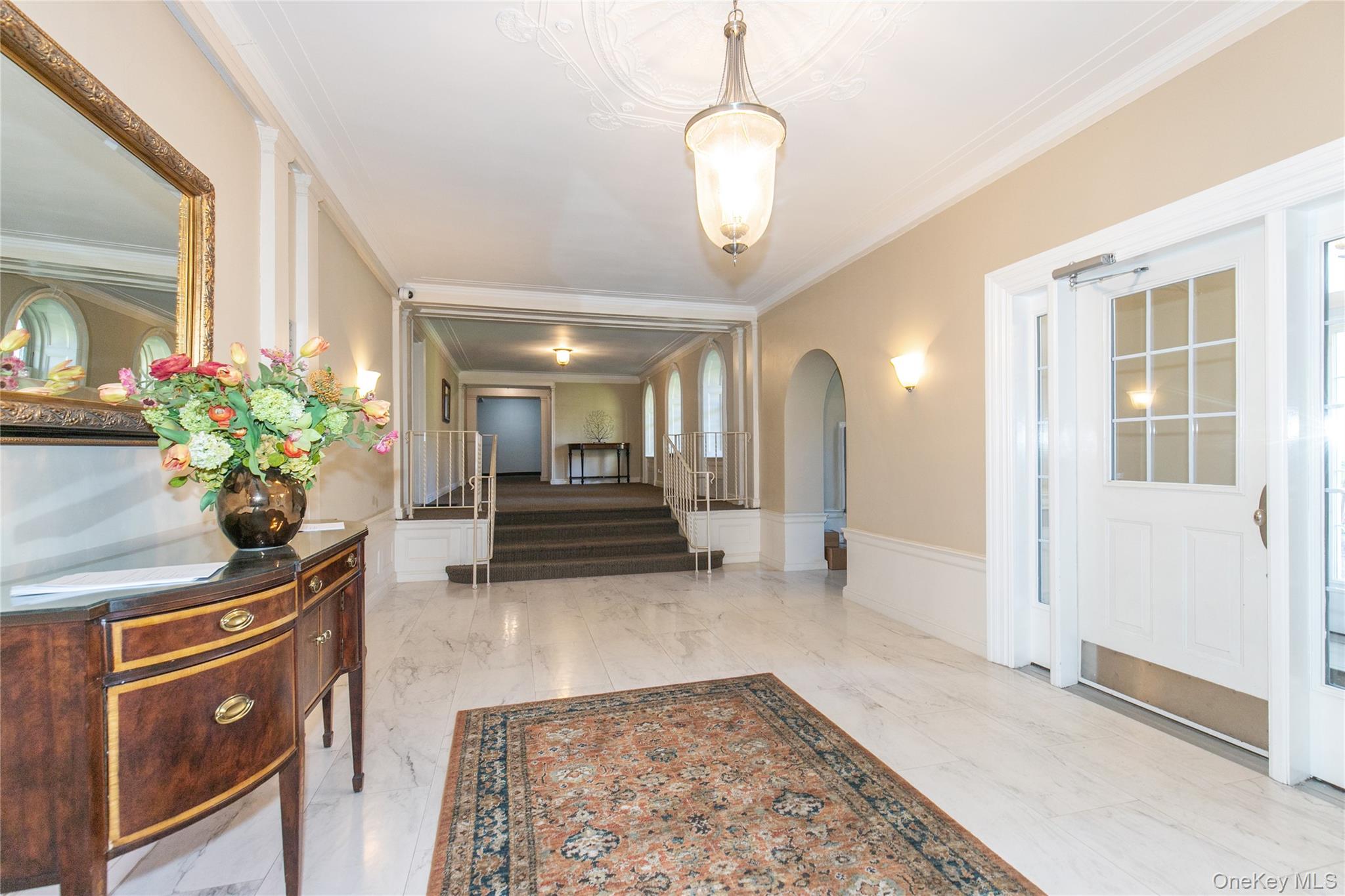 90 Knightsbridge Road, Unit 4J Great Neck, NY 11021 - Photo 14 of 15