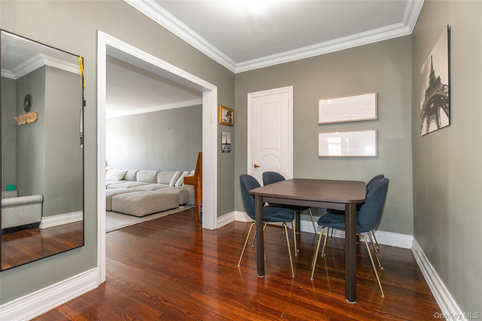 90 Knightsbridge Road, Unit 4J Great Neck, NY 11021 - Photo 4 of 15