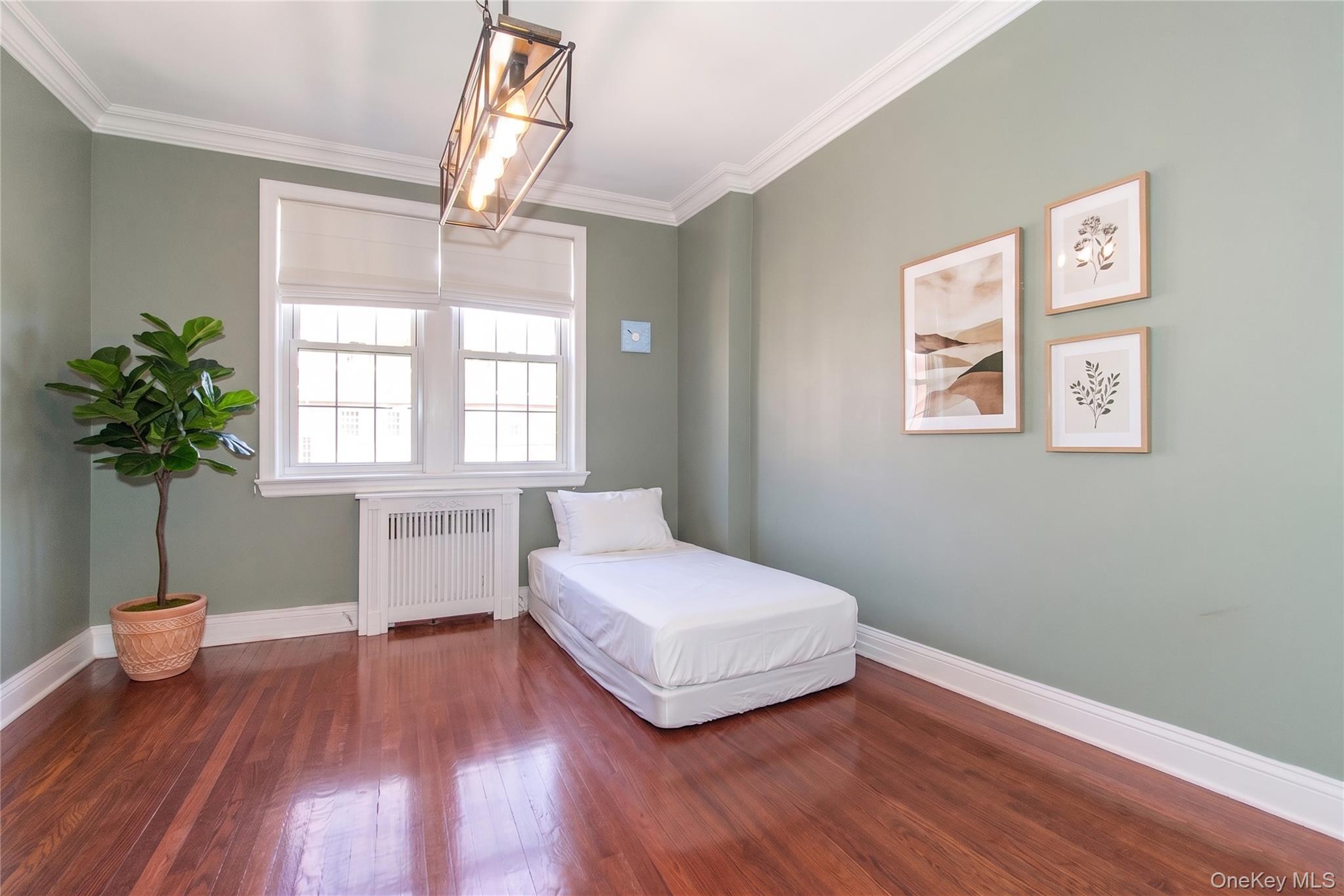 90 Knightsbridge Road, Unit 4J Great Neck, NY 11021 - Photo 8 of 15