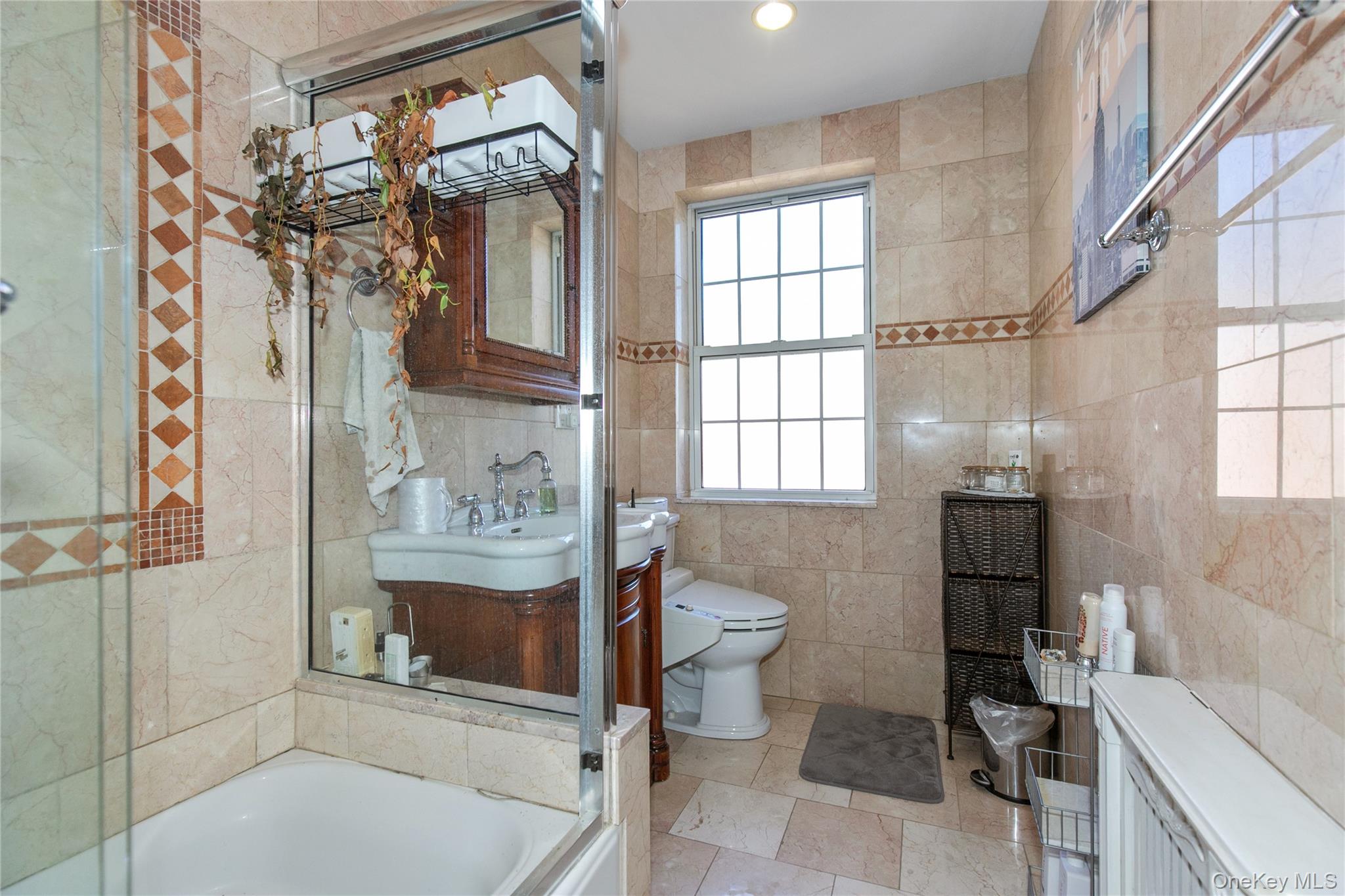 90 Knightsbridge Road, Unit 4J Great Neck, NY 11021 - Photo 10 of 15