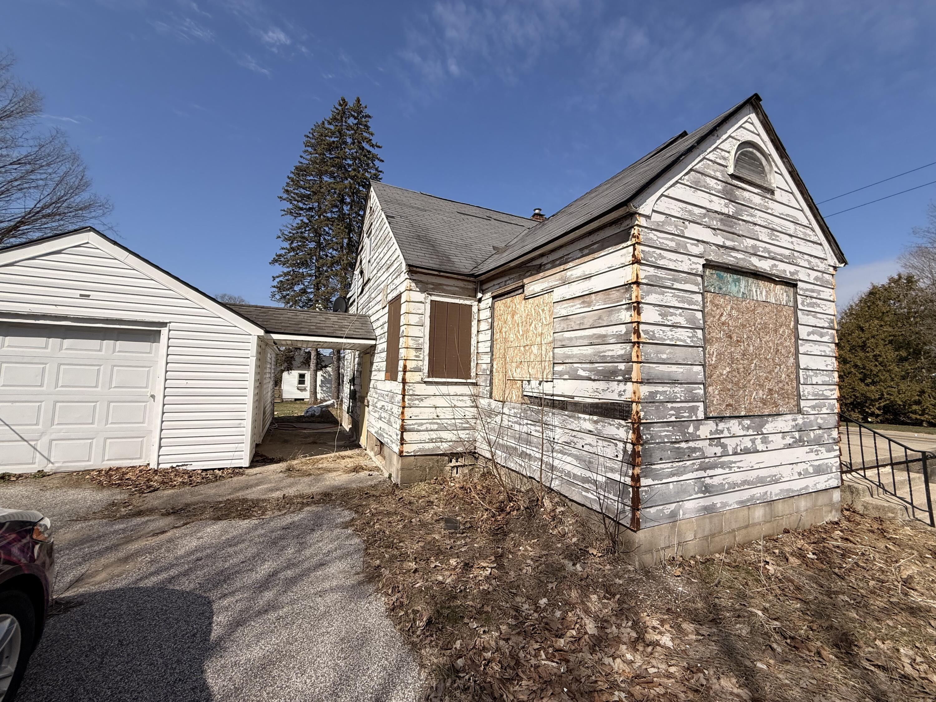 7 South Elm Street Hesperia, MI 49421 - Photo 2 of 25 IMG_3788