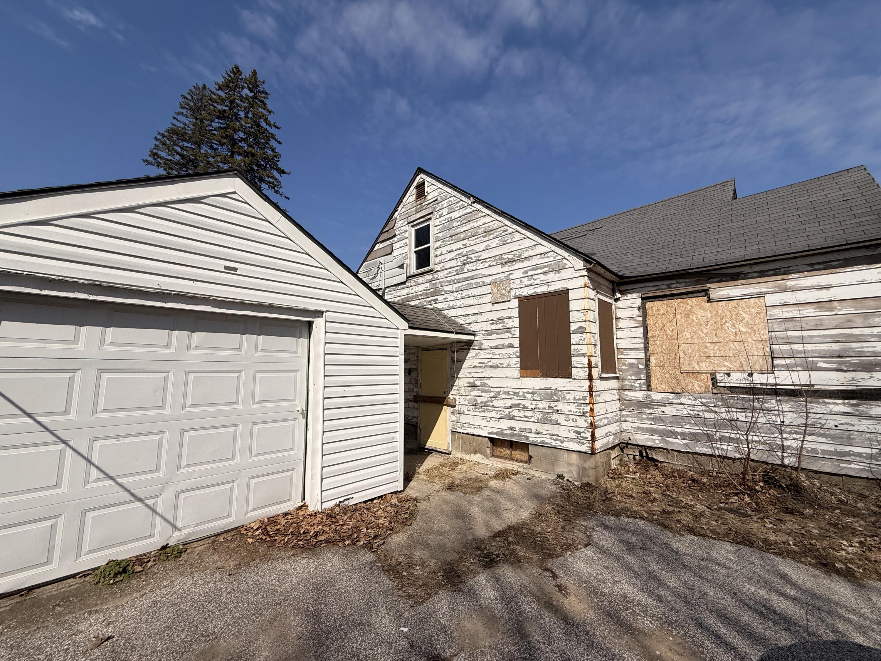 7 South Elm Street Hesperia, MI 49421 - Photo 3 of 25 IMG_3786