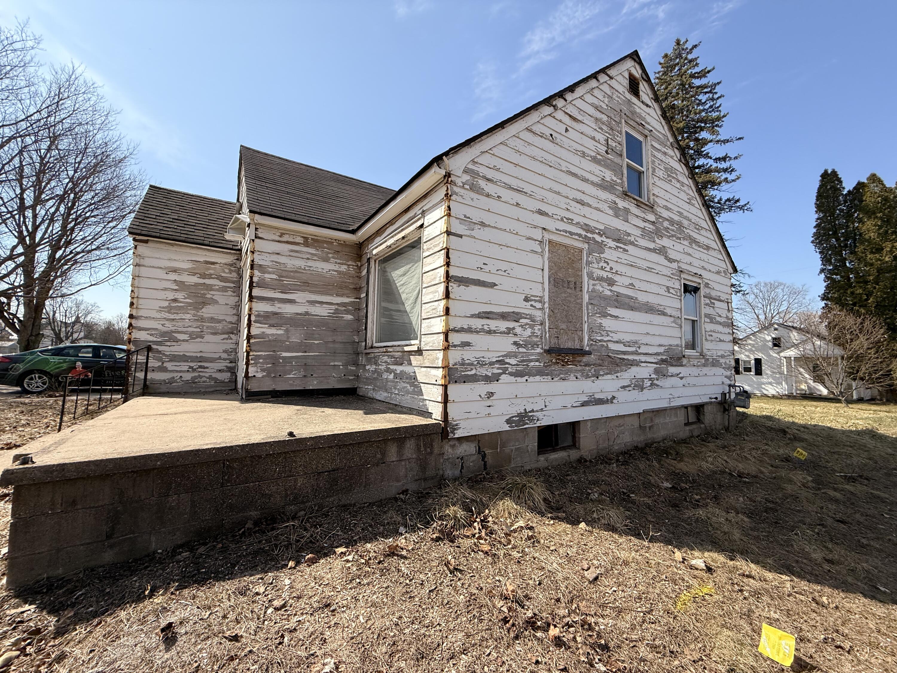 7 South Elm Street Hesperia, MI 49421 - Photo 4 of 25 IMG_3789