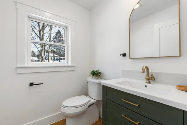 $2,100,000 | 17 Piscassic Road, Newfields, NH 03856