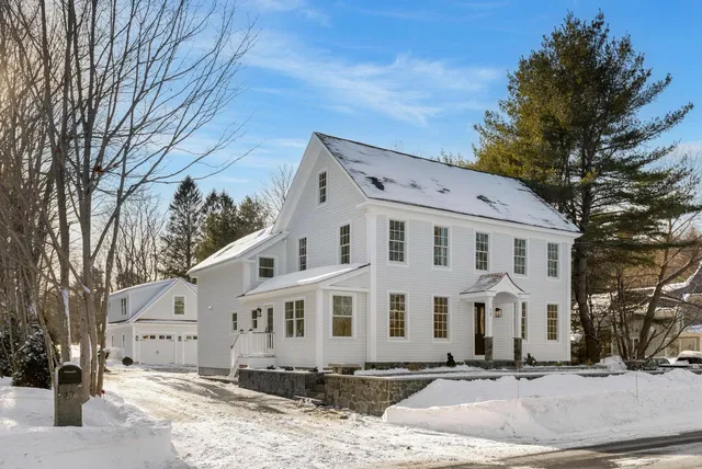 $2,100,000 | 17 Piscassic Road, Newfields, NH 03856