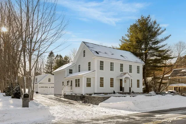 $2,100,000 | 17 Piscassic Road, Newfields, NH 03856