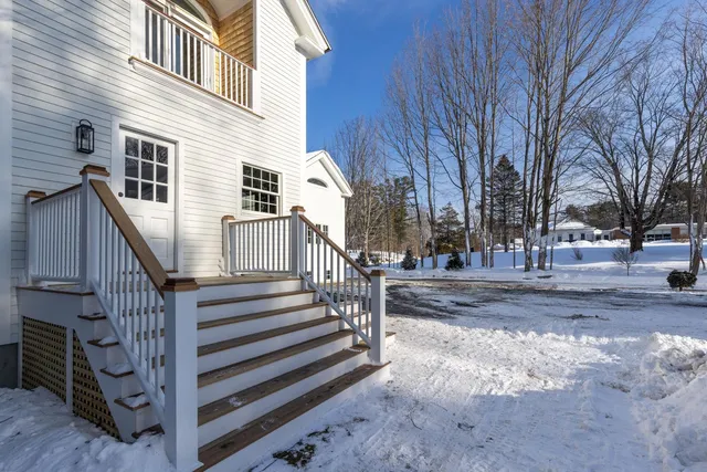 $2,100,000 | 17 Piscassic Road, Newfields, NH 03856