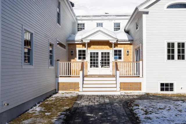 $2,100,000 | 17 Piscassic Road, Newfields, NH 03856