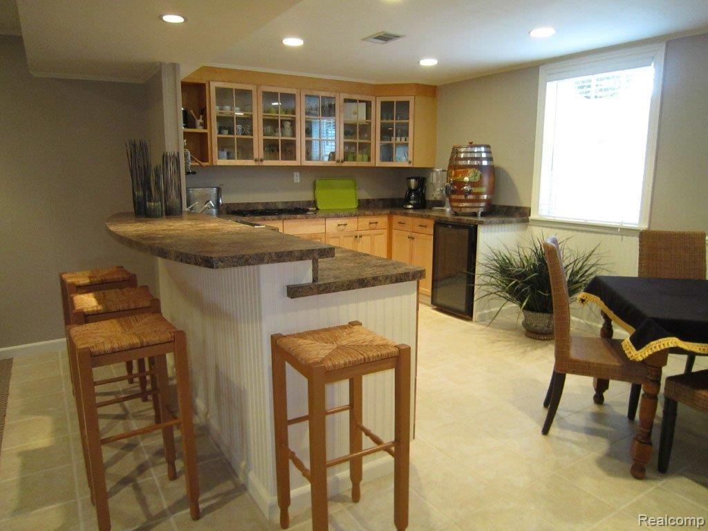 1401 Washington Road Rochester, MI 48306 - Photo 24 of 25 Lower Level Kitchen