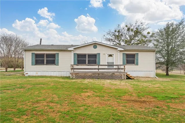 $299,500 | 429 Water Tower Road, Axtell, TX 76624