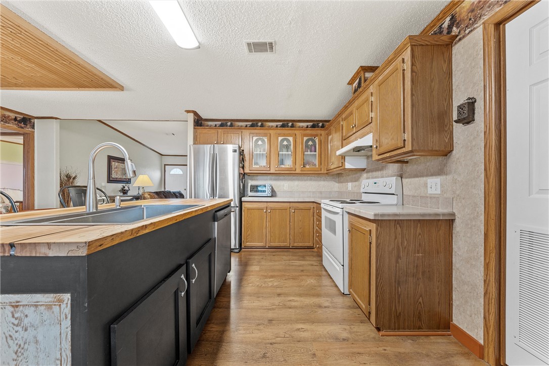 429 Water Tower Road Axtell, TX 76624 - Photo 8 of 25