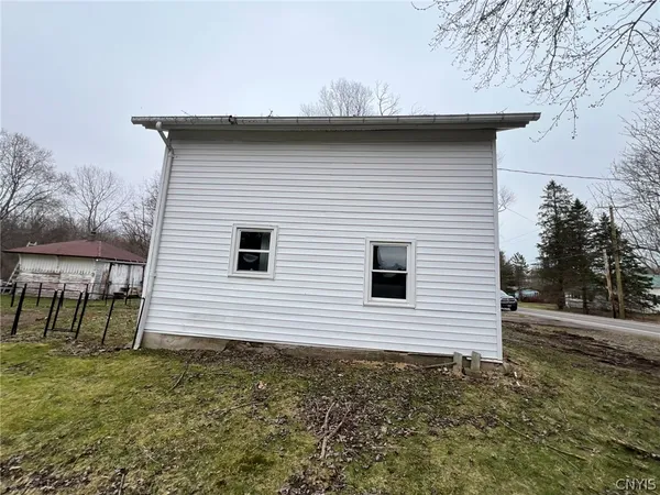 $175,000 | 1953 Lamson Road, Lysander, NY 13135