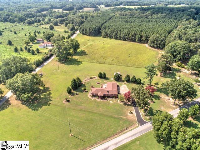 209 Locke Road Belton, SC 29627 - Photo 2 of 14