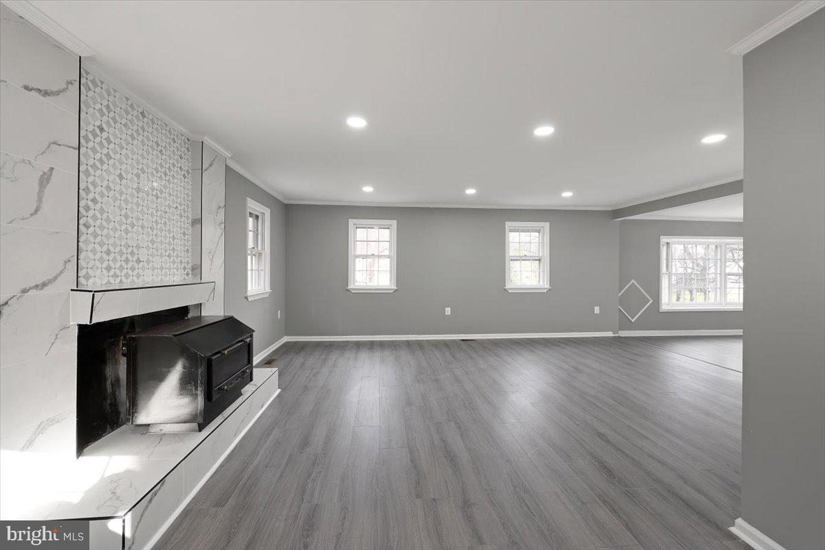 3140 Basford Road Frederick, MD 21703 - Photo 3 of 29 Living room / Family room