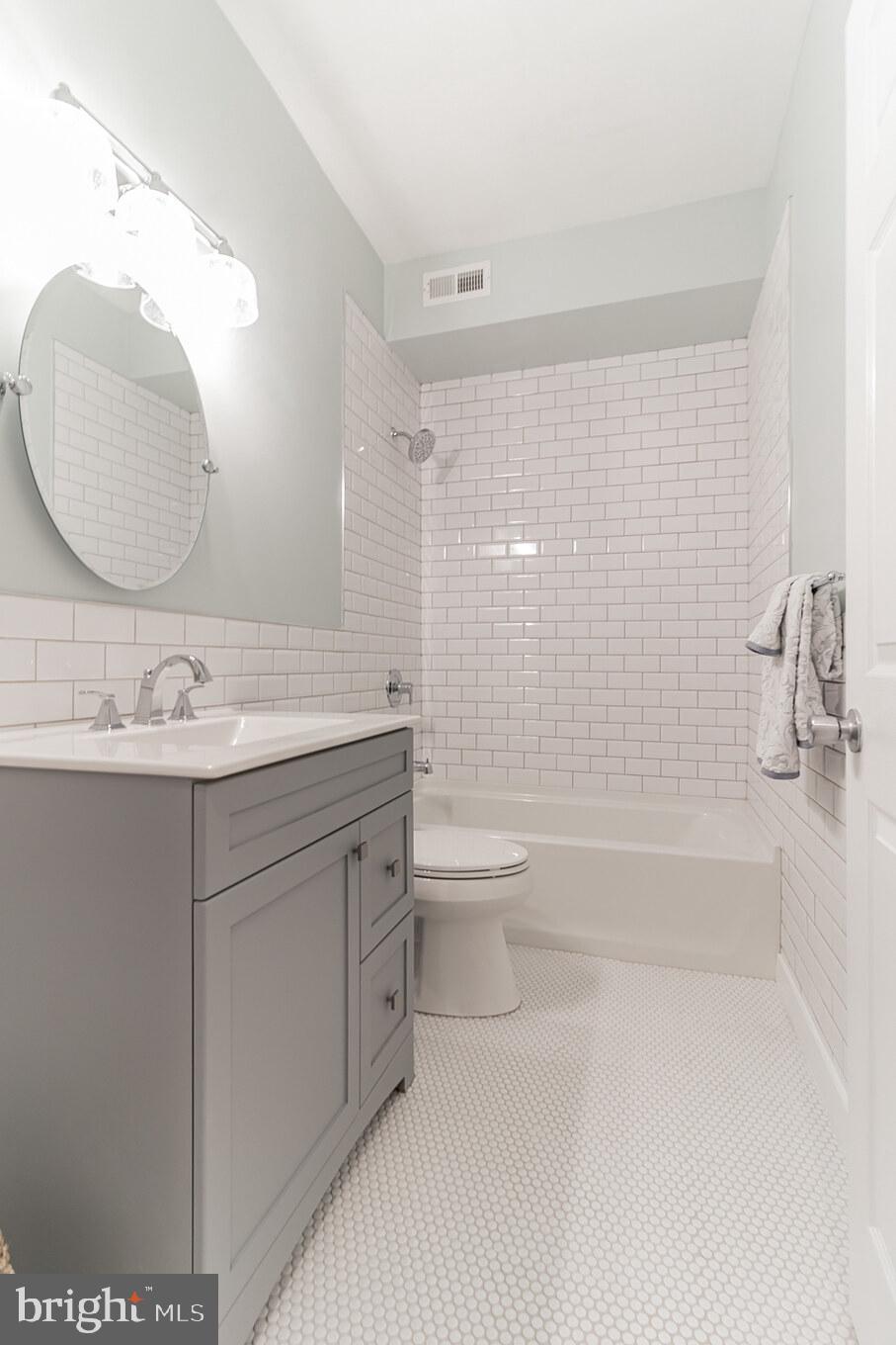 1836 Christian Street, Unit 2 Philadelphia, PA 19146 - Photo 8 of 17