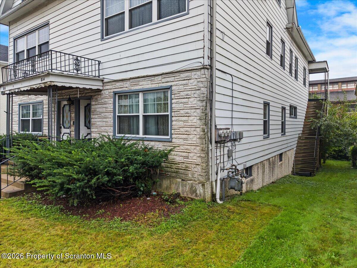 816 Green Ridge Street Scranton, PA 18509 - Photo 8 of 61 69-DJI_20260901103955_0285_D