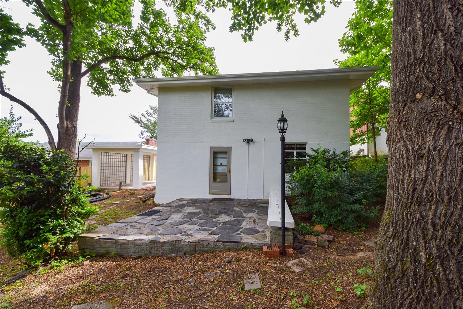 542 Dillard Road Southwest Roanoke, VA 24014 - Photo 22 of 33 542 Dillard-29