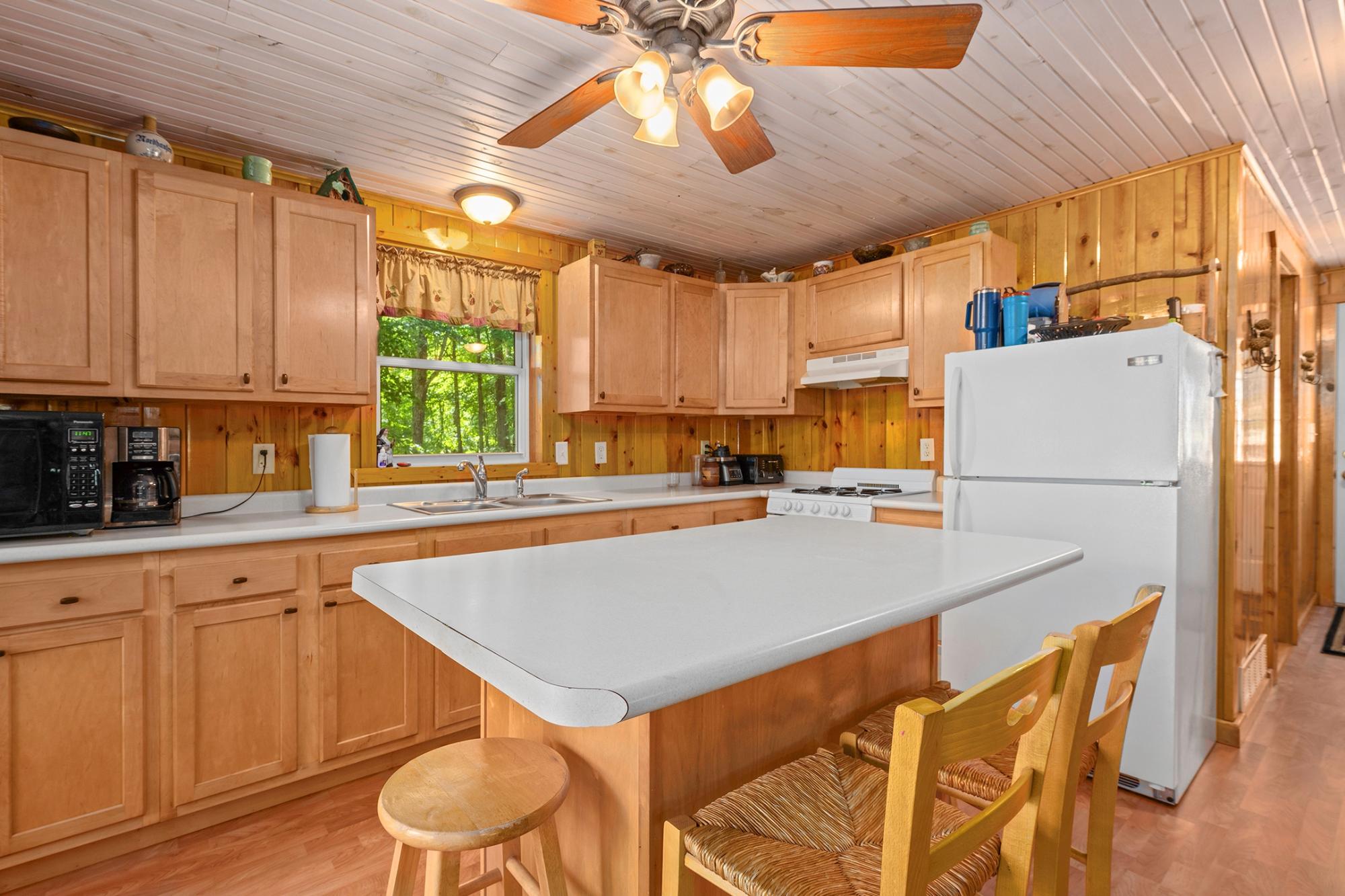 8234 Voss Road, Unit 5 Minocqua, WI 54548 - Photo 6 of 35 Gallery Image 6