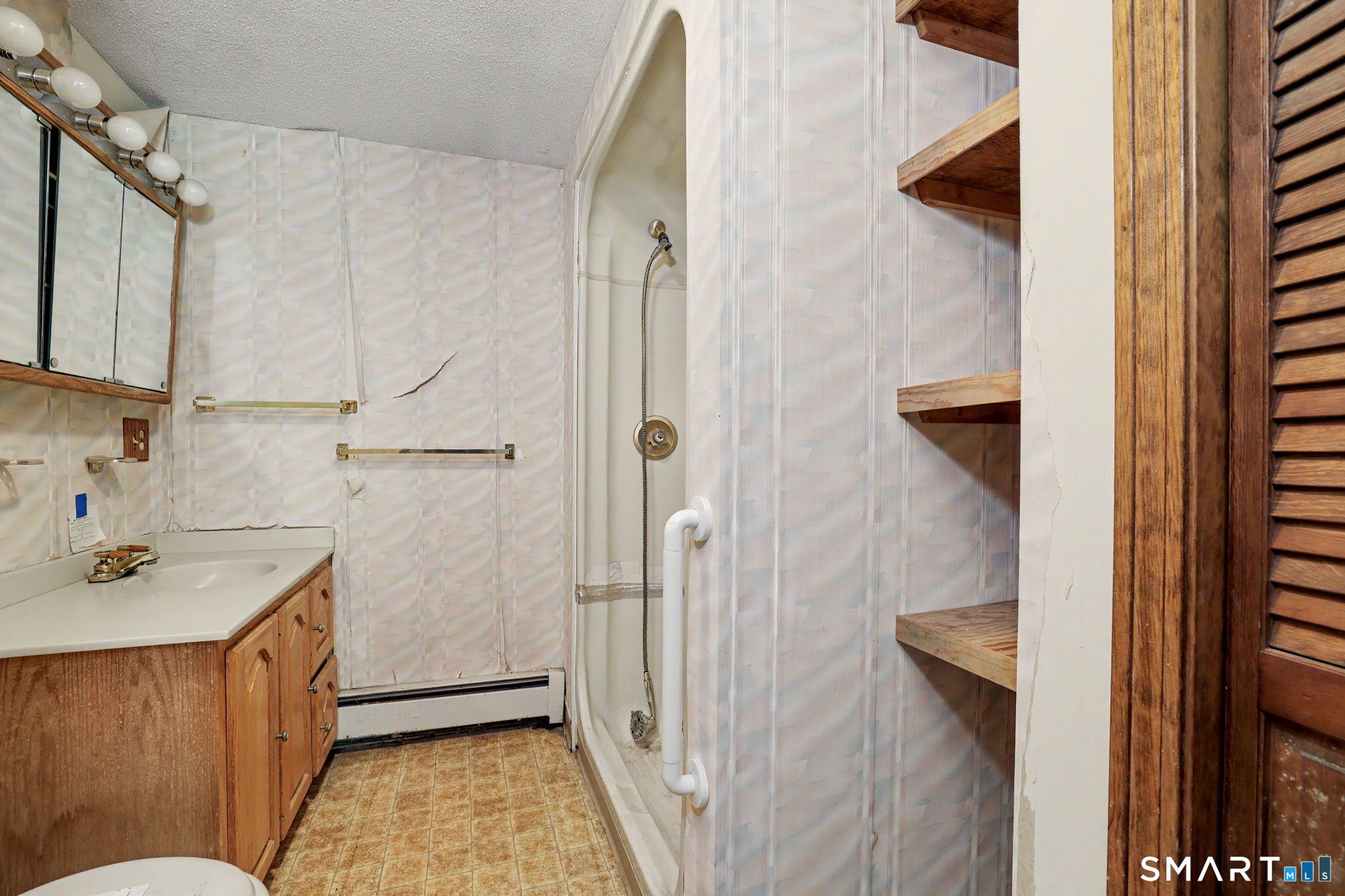 111 Daisy Circle Bristol, CT 06010 - Photo 14 of 40