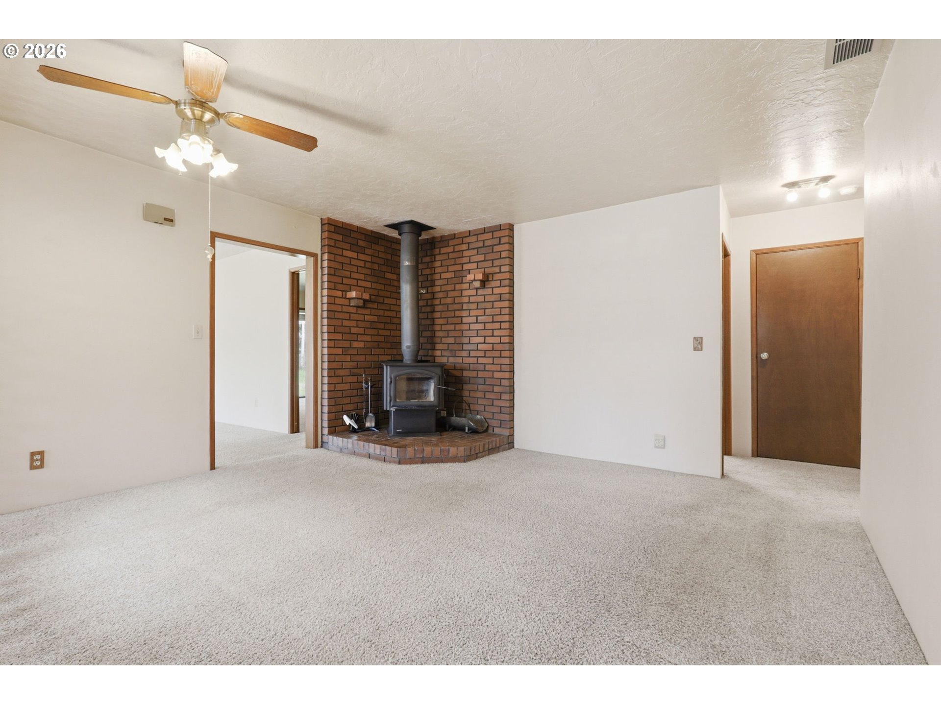 3301 Wyeast Road Hood River, OR 97031 - Photo 5 of 42
