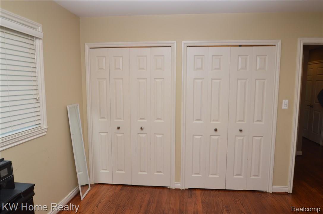 28163 Peppermill Road Farmington, MI 48331 - Photo 17 of 31 MASTER BEDROOM (2).JPG