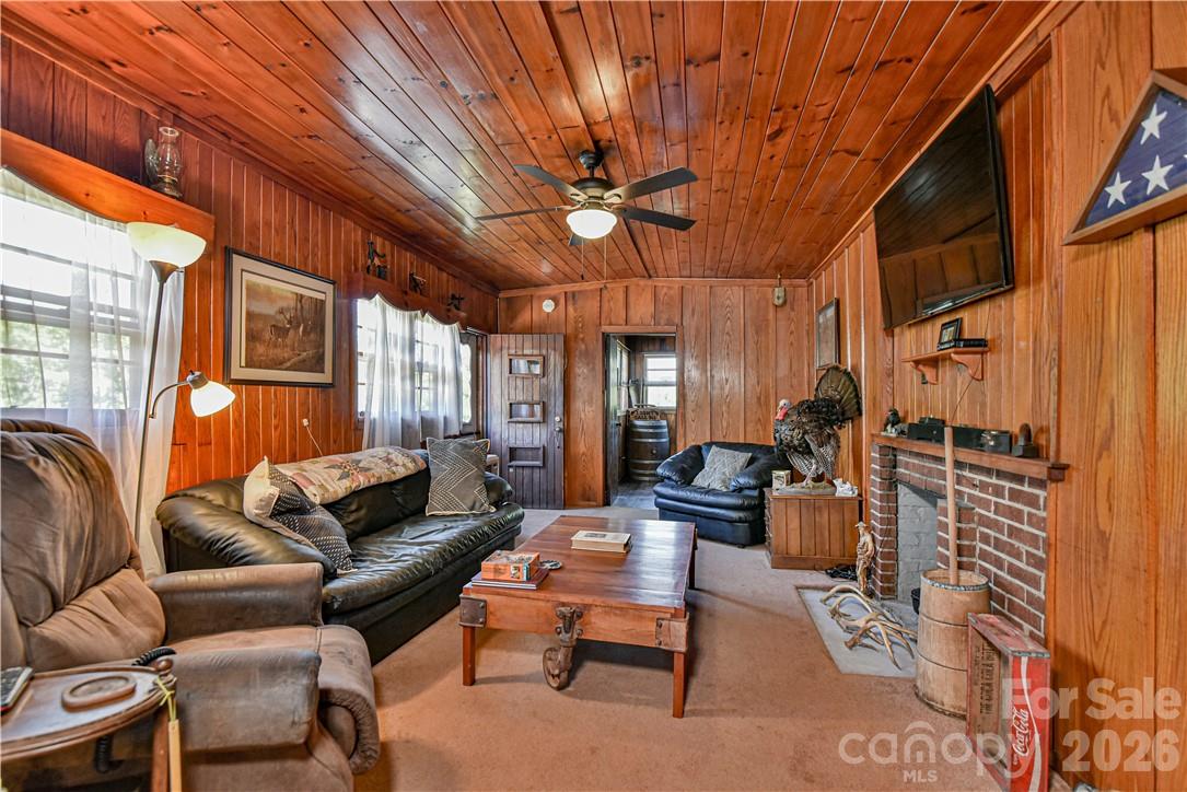 415 Weaverville Road Asheville, NC 28804 - Photo 18 of 47