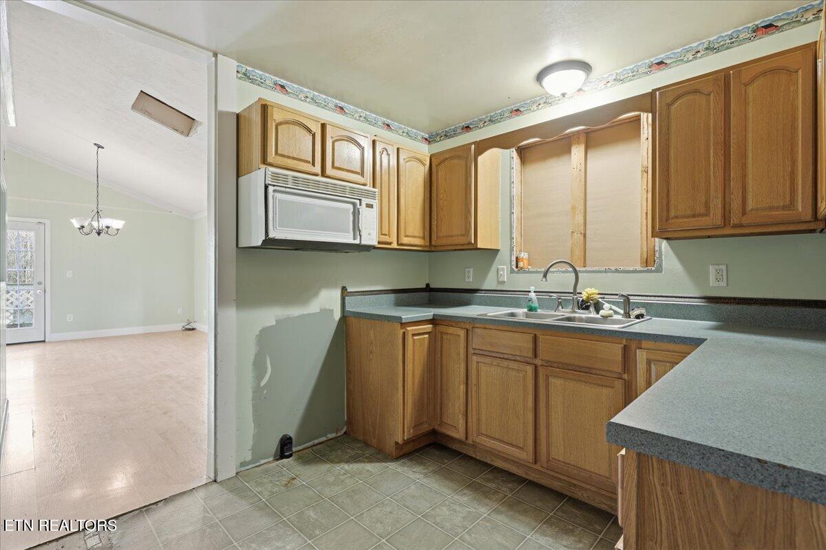 168 Corntassel Estates Road Vonore, TN 37885 - Photo 9 of 44 09-004_7K9A4438