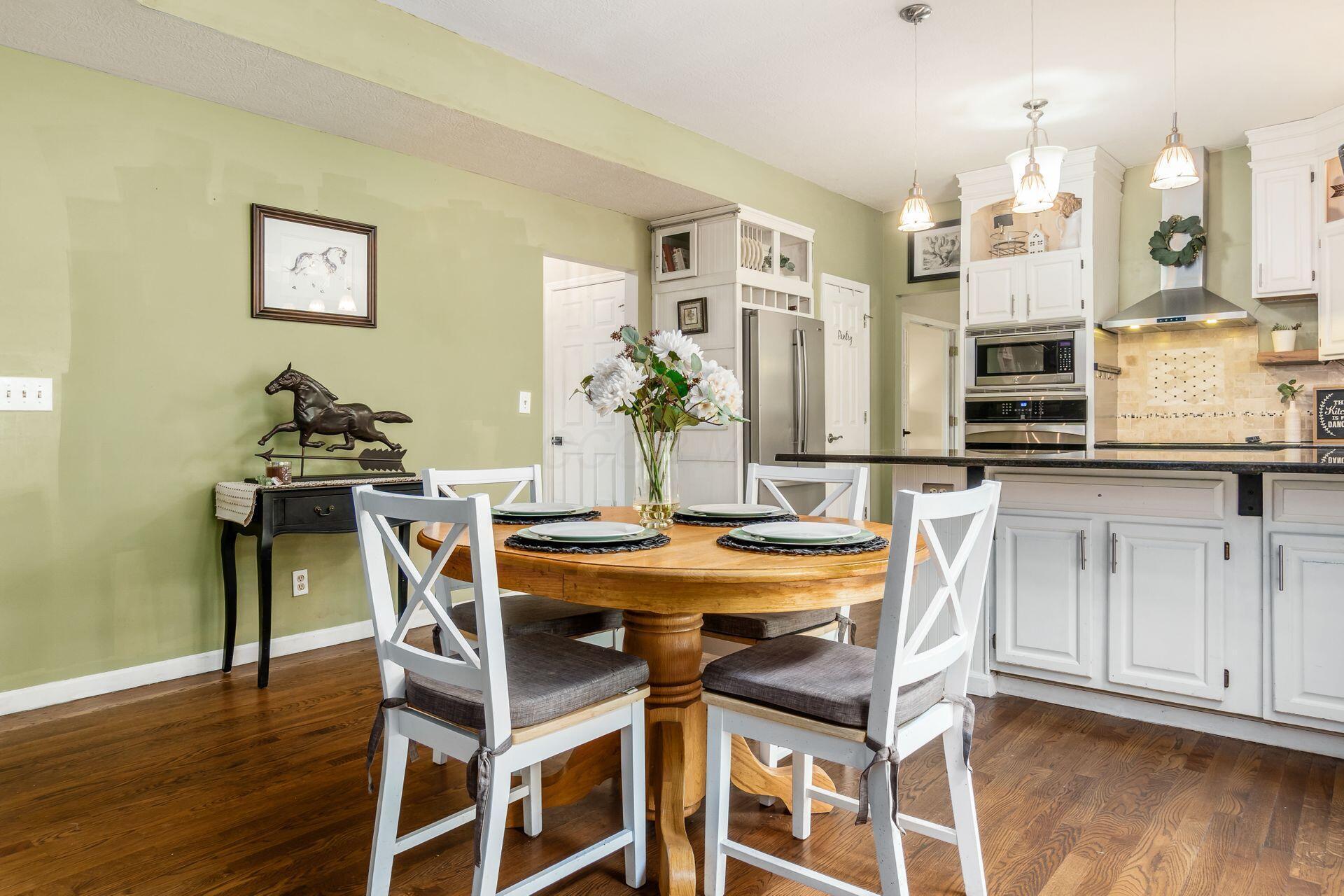 5301 Cosgray Road Dublin, OH 43016 - Photo 24 of 77 028_d45ab0_i 5301 Cosgray 046