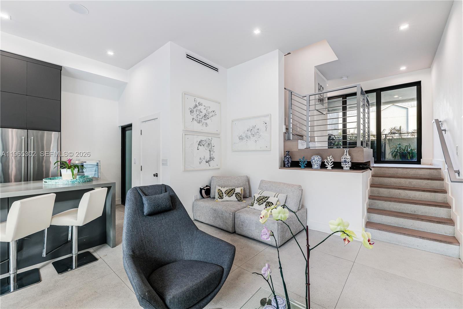 640 Fernwood Road Key Biscayne, FL 33149 - Photo 2 of 25